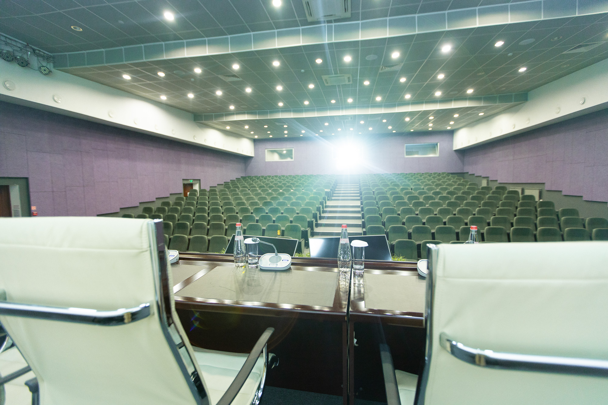 Конференц-холл