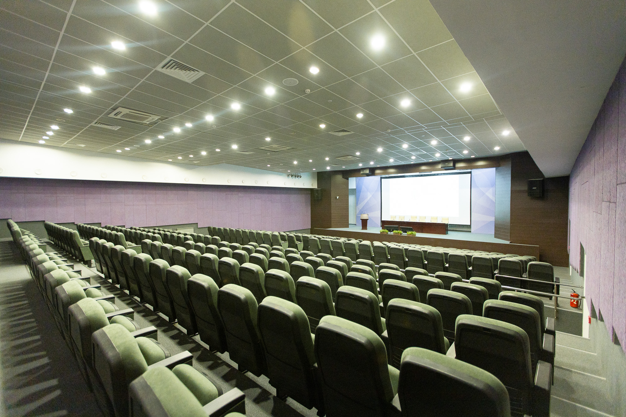 Конференц-холл